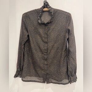 2/40$ Vintage light weight see true  Neuchatel blouse with fish